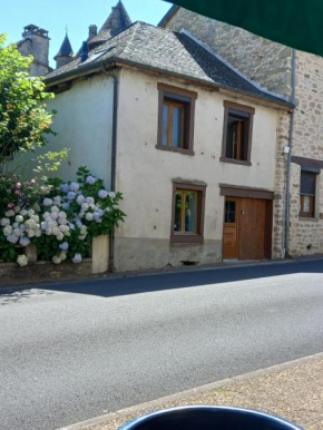 Charmante maison située au cœur du bourg,